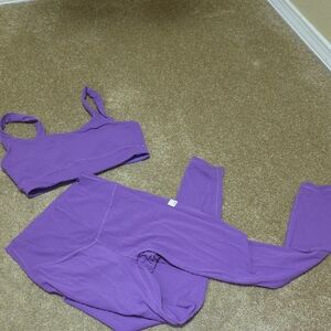 Vuori Women's Purple Leggings Set